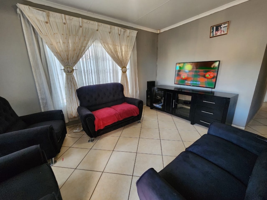 3 Bedroom Property for Sale in Tlhabane West North West